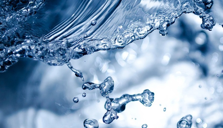 splashing-165192_960_720